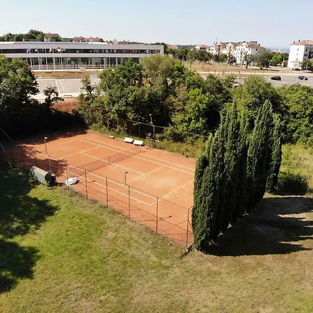 House Puseljic - 3. - A2+1 For Max 3 Pax With Own Tennis Court *