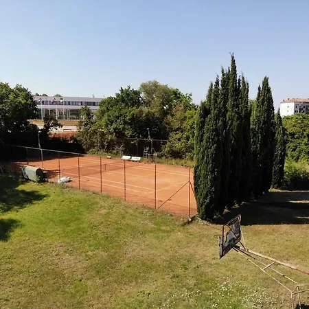 House Puseljic - 3. - A2+1 For Max 3 Pax With Own Tennis Court Poreč