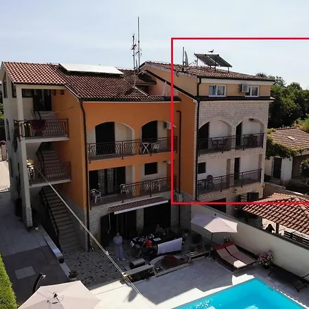 House Puseljic - 3. - A2+1 For Max 3 Pax With Own Tennis Court Poreč
