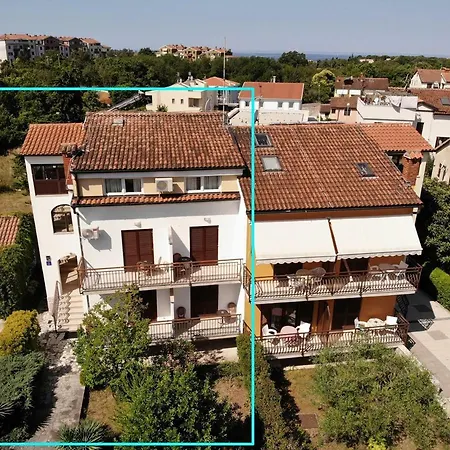 Daire House Puseljic - 3. - A2+1 For Max 3 Pax With Own Tennis Court *
