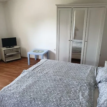 House Puseljic - 3. - A2+1 For Max 3 Pax With Own Tennis Court * Poreč