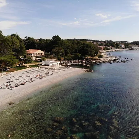 House Puseljic - 3. - A2+1 For Max 3 Pax With Own Tennis Court *