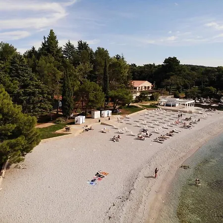 House Puseljic - 3. - A2+1 For Max 3 Pax With Own Tennis Court Poreč